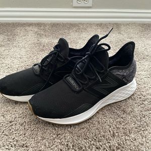 Mens New Balance ROAV Black